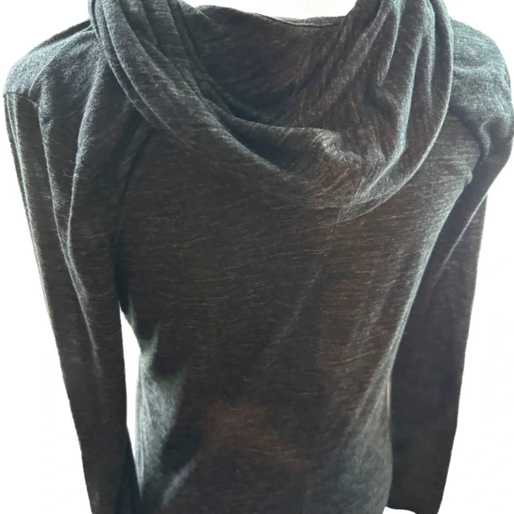 🌻4/$20🌻 Women's Charcoal Cowl Neck Sweater GAP - Picture 4 of 5